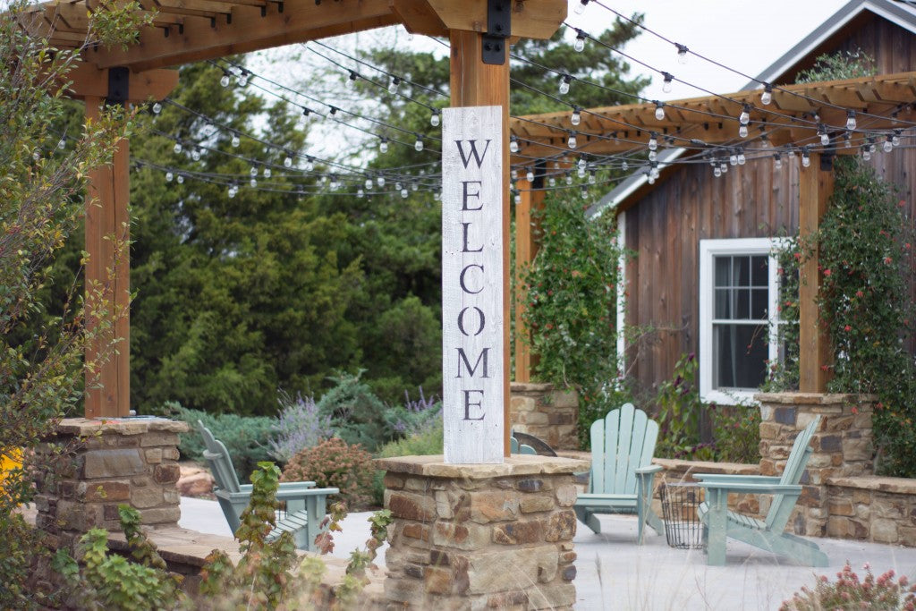 Homeroots Rustic White Wash Front Porch Welcome Sign