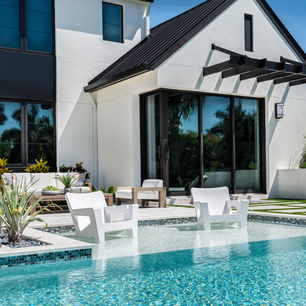 Tupleo Outdoor Bask Chair for Poolside Use