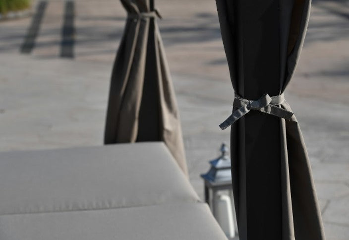 Homeroots Outdoor Day Bed With Canopy