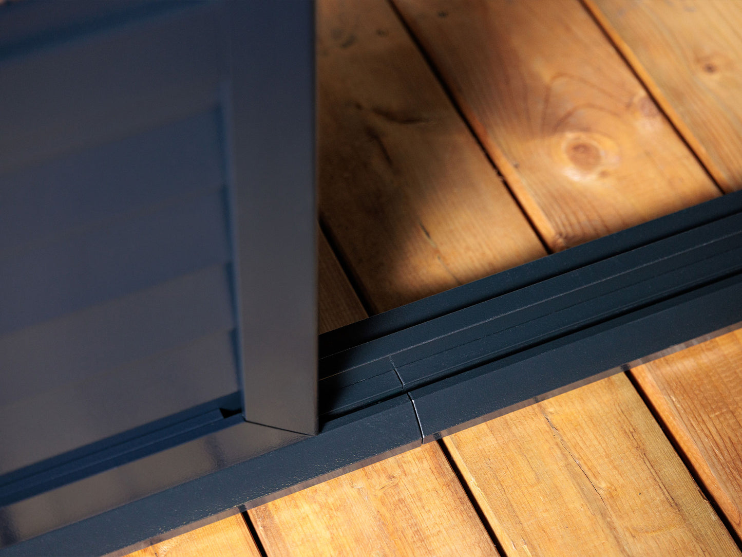 Myrdal Solarium 11x14 Metal Roof in Black