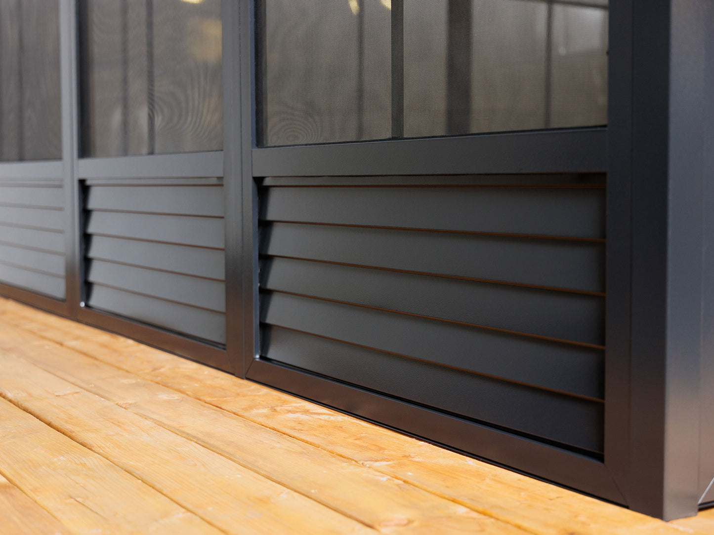 Myrdal Solarium 11x14 Metal Roof in Black