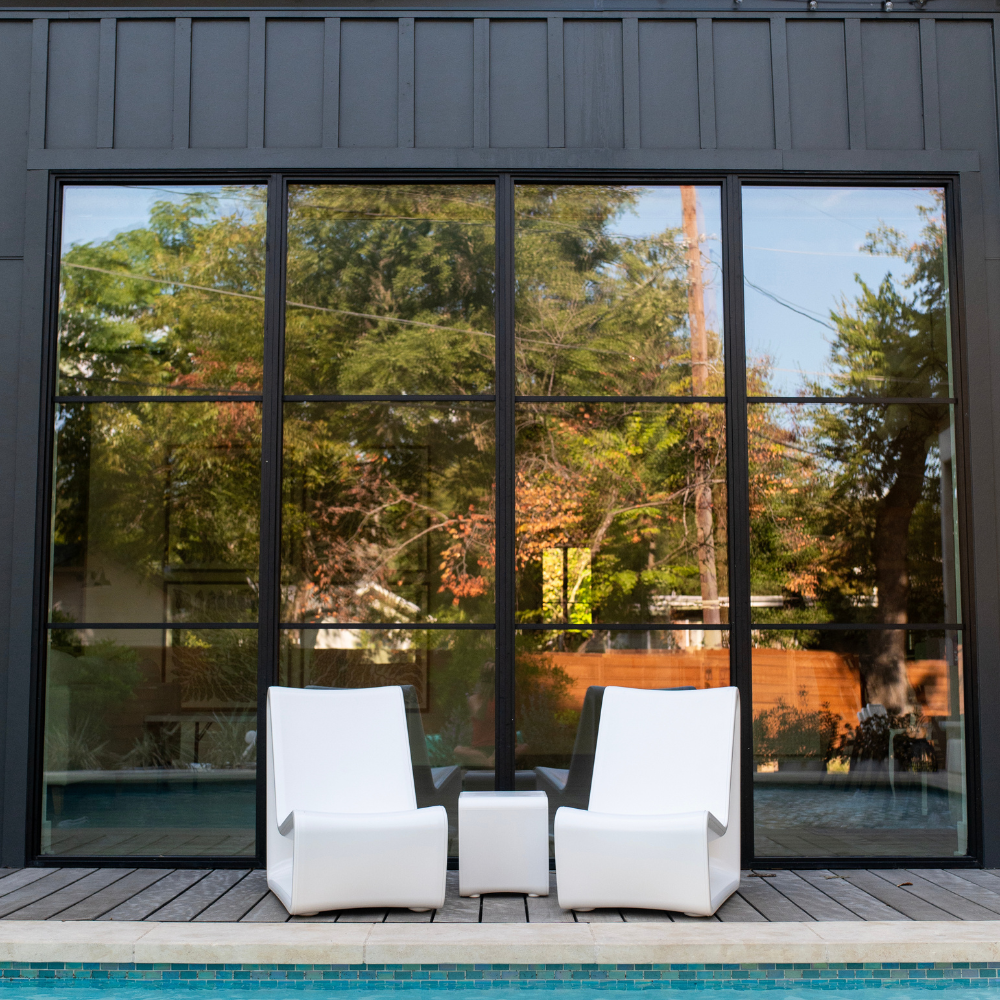 Tupleo Outdoor Loop Table for Poolside Use