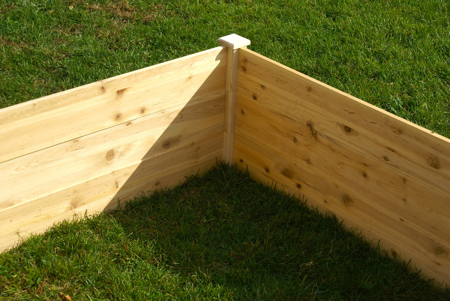 EDEN Quick Assembly Raised Garden Bed (4FT x 4FT x 17.5IN)