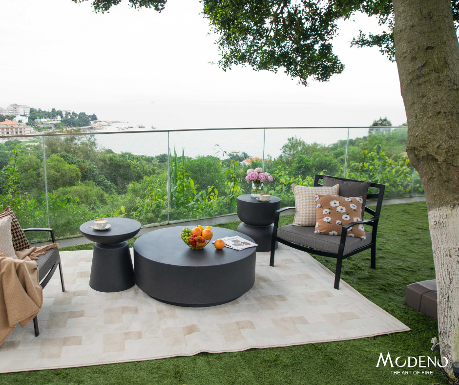 Round Rome Column Table made of GFRC with a smooth matte finish, inspired by classic Roman architecture